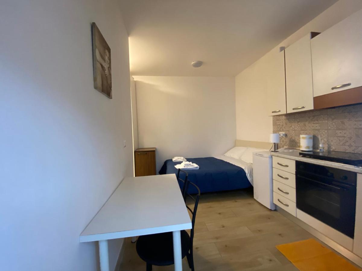 Ferienwohnung Mini Loft - Bari Centro - A Due Passi Dal Mare Exterior foto